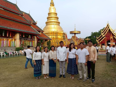 พิธีทำบุญตักบาตรข้าวสารอาหารแห้งเนื่องในวันวิสาขบูชา ... พารามิเตอร์รูปภาพ 1