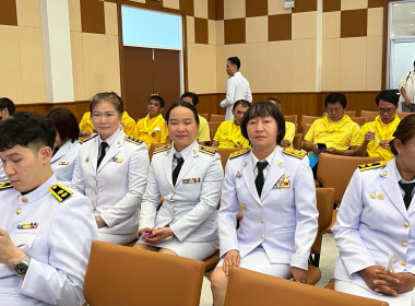 พิธีถวายเครื่องราชสักการะ วางพานพุ่ม ... Image 8