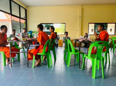 ทำบุญถวายเทียนพรรษา ผ้าอาบน้ำฝนและจตุปัจจัยเครื่องไทยธรรม Image 8