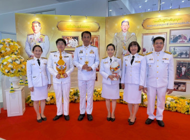 พิธีถวายเครื่องราชสักการะและวางพานพุ่ม ... พารามิเตอร์รูปภาพ 6