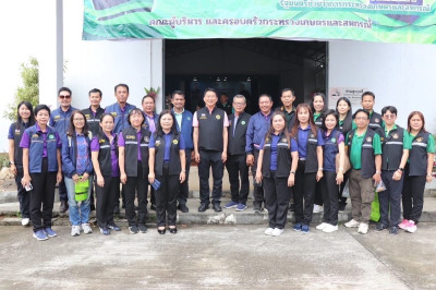 พิธีเปิดกิจกรรมส่งมอบปัจจัยการผลิตให้แก่เกษตรกรผู้ประสบภัยพิบัติ ... Image 1