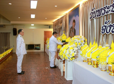 พิธีวางพานพุ่มดอกไม้สด ... Image 2