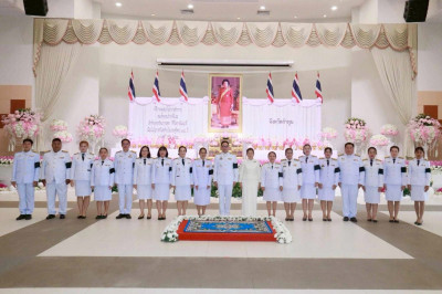 พิธีวางพุ่มดอกไม้ถวายสักการะสมเด็จพระเจ้าภคินีเธอ ... Image 1