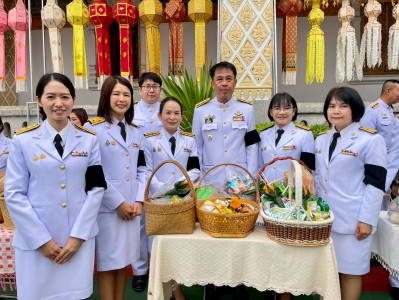 พิธีเจริญพระพุทธมนต์และทำบุญตักบาตรถวายพระราชกุศล Image 1