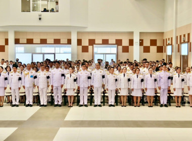 พิธีวางพุ่มดอกไม้หน้าพระบรมฉายาลักษณ์ ... Image 5