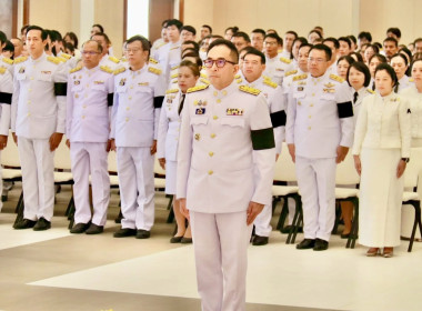 พิธีวางพุ่มดอกไม้หน้าพระบรมฉายาลักษณ์ ... Image 4