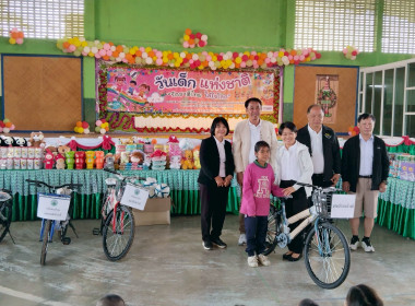 กิจกรรมสันทนาการและแจกของขวัญ สร้างความสุข รอยยิ้ม ... Image 12