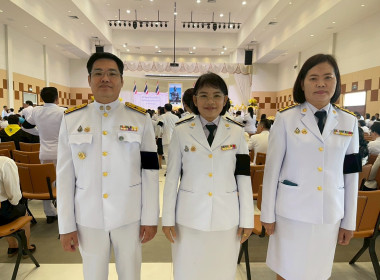 พิธีวางพุ่มดอกไม้ถวายราชสักการะ ... Image 2