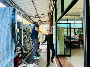 ช่วยกระจายผลผลิตมะพร้าวน้ำหอมของสหกรณ์การเกษตรบ้านแพ้ว ... Image 4