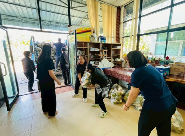 ช่วยกระจายผลผลิตมะพร้าวน้ำหอมของสหกรณ์การเกษตรบ้านแพ้ว ... Image 6