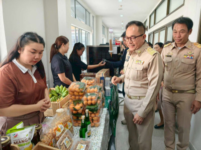 ประชาสัมพันธ์และจำหน่ายผลิตภัณฑ์จากเกษตรกรในพื้นที่จังหวัดลำพูน ... Image 1