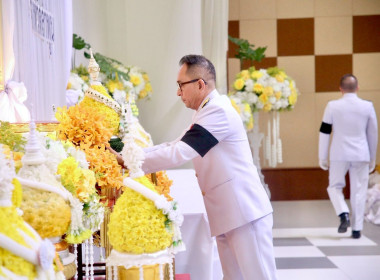 พิธีวางพุ่มดอกไม้ถวายราชสักการะเนื่องในวันที่ระลึกพระบาทสมเด็จพระนั่งเกล้าเจ้าอยู่หัวพระมหาเจษฎาราชเจ้า ... Image 2