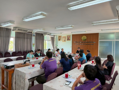ประชุมปรึกษาหารือเพื่อกำหนดแนวทางแก้ไขปัญหาน้ำนมดิบส่วนเกินของสหกรณ์โคมนม ... Image 1