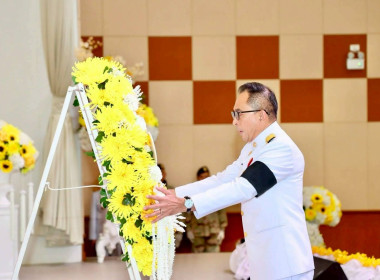 พิธีวางพวงมาลาถวายราชสักการะเนื่องในวันที่ระลึกวันคล้ายวันสวรรคตพระบาทสมเด็จพระปรเมนทรมหาอานันทมหิดล ... Image 1