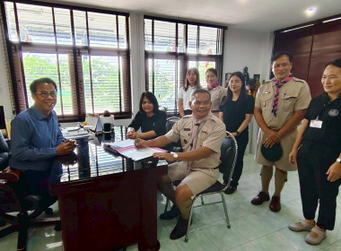 ส่งมอบรถยนต์ราชการให้แก่โรงเรียนบ้านห้วยแพ่ง ... Image 2