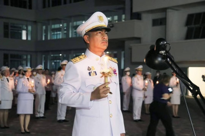 เข้าร่วมพิธีถวายเครื่องราชสักการะ พิธีวางพานพุ่ม ... พารามิเตอร์รูปภาพ 1