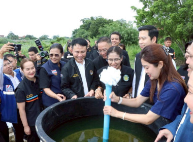 ลงพื้นที่ติดตามการบริหารจัดการน้ำและมอบปัจจัยการผลิตแก่เกษตรกร ... Image 30