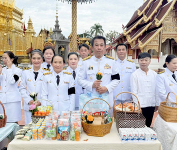เจริญพระพุทธมนต์และทำบุญตักบาตรถวายพระราชกุศล Image 1