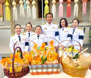 พิธีสวดพระพุทธมนต์และทำบุญตักบาตรถวายเป็นพระราชกุศล Image 1