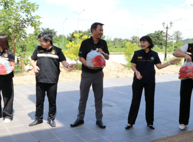 ร่วมส่งมอบสิ่งของอุปโภคบริโภคและข้าวสาร ... Image 9