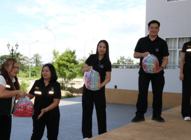 ร่วมส่งมอบสิ่งของอุปโภคบริโภคและข้าวสาร ... Image 12