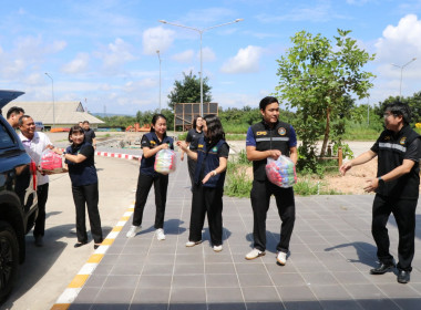 ร่วมส่งมอบสิ่งของอุปโภคบริโภคและข้าวสาร ... Image 4