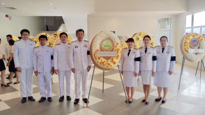 พิธีวางพวงมาลาถวายราชสักการะ เนื่องใน"วันนวมินทรมหาราช" ... พารามิเตอร์รูปภาพ 1