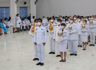 ร่วมถวายเครื่องราชสักการะ พิธีวางพานพุ่ม ... พารามิเตอร์รูปภาพ 4